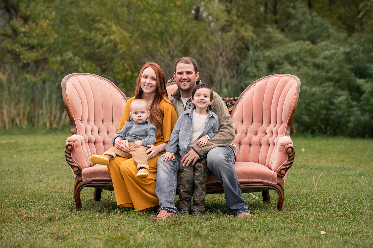 formal outdoor family portrait ideas